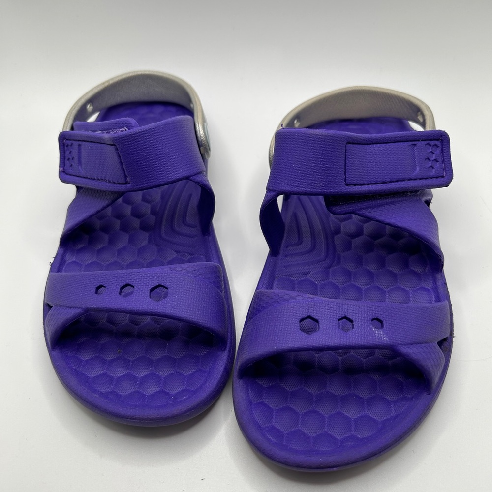 JoyBee Velcro purple sandals